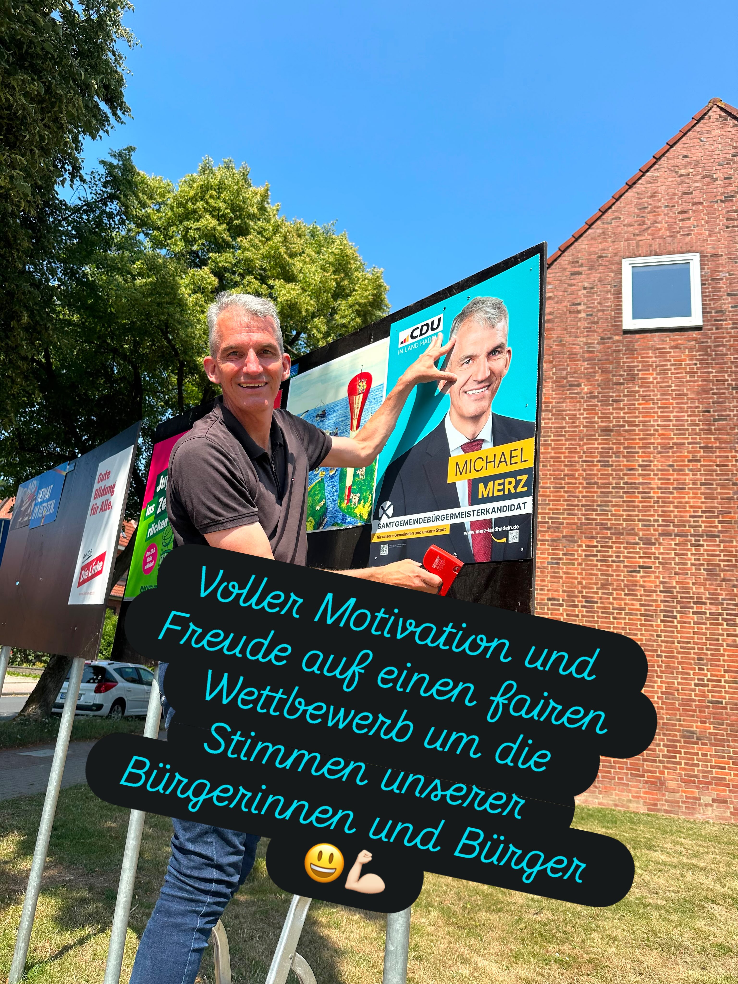 📢 Liebe unbekannte Plakat-Zerstörungskünstler,

zunächst einmal: Respekt für euren Einsatz. 💪 Kaum waren die ersten Wahlplakate aufgehängt, habt ihr schon eines davon beschädigt. So viel Motivation wünscht sich wohl jede Partei. 😉

Ein kleiner Hinweis: Demokratie funktioniert anders. 🇩🇪 Wer anderer Meinung ist, diskutiert, bringt eigene Ideen ein oder macht am Wahltag sein Kreuz. Wahlplakate zu beschädigen gehört nicht dazu.

Den Vorfall haben wir deshalb zur Anzeige gebracht. Nicht, weil uns ein einzelnes Plakat so wichtig ist, sondern weil ein fairer demokratischer Wettbewerb geschützt werden muss.

🙏 Eine Bitte an alle, die abends oder früh morgens unterwegs sind: Falls ihr beobachtet, wie Wahlplakate beschädigt oder entfernt werden, gebt uns gerne einen kurzen Hinweis. Jede Information hilft.

Und an unsere fleißigen Plakat-Abhänger noch eine letzte Nachricht: Spart euch die Mühe. Wir hängen neue Plakate auf. 😊 Unser Wahlkampf lebt nicht von Plakaten, sondern von den vielen persönlichen Gesprächen mit den Menschen.

🗳️ Am Ende entscheiden die Bürgerinnen und Bürger – mit ihrem Kreuz auf dem Stimmzettel. Genau so funktioniert Demokratie.

Ich freue mich auf viele Begegnungen und gute Gespräche in den kommenden Wochen.

#AnpackenFürHadeln 🚜