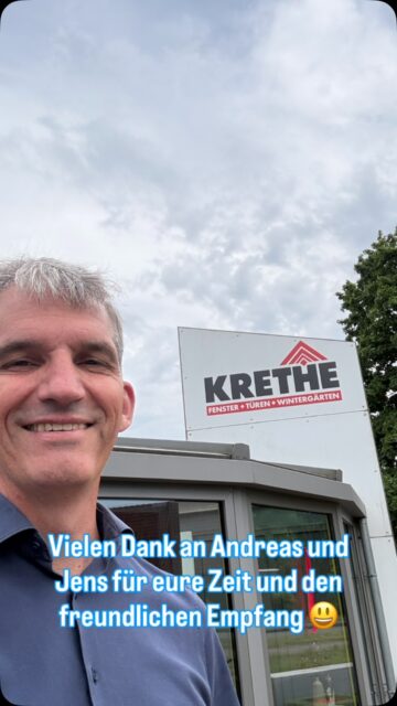 🏭 Hadeln Tours – CDU vor Ort im Gespräch

Zu Gast bei der Firma Krethe in Cadenberge: Seit über 50 Jahren steht der Familienbetrieb für Handwerkskunst, Qualität und Innovationskraft. Besonders beeindruckend ist, wie konsequent in den vergangenen Jahren in die Zukunft des Unternehmens investiert wurde. 💪

🪟 Mit den Bereichen Fenster- und Türenbau, Terrassenüberdachungen und Wintergärten ist Krethe ein starkes Beispiel für die Leistungsfähigkeit unserer heimischen Wirtschaft. Vielen Dank für die offenen Einblicke in den Betrieb, die Zukunftspläne und den vertrauensvollen Austausch.

🤝 Auch unser CDU-Bürgermeisterkandidat für Cadenberge, Philipp Stangneth, zeigte sich beeindruckt von der Innovationskraft des Unternehmens. Für ihn ist klar: Der Mittelstand sowie unsere kleinen und mittleren Handwerksbetriebe sind das Rückgrat der örtlichen Wirtschaft. Dafür möchte er sich künftig mit ganzer Kraft in Cadenberge einsetzen.

🚀 Als Kandidat für das Amt des Samtgemeindebürgermeisters ist mir dieser regelmäßige Dialog mit unseren Unternehmen besonders wichtig. Ich möchte Betriebe aktiv begleiten, Netzwerke stärken, gute Rahmenbedingungen schaffen und Impulse für Neuansiedlungen geben.

🌍 Denn eine starke Wirtschaft schafft Arbeitsplätze, sichert Wohlstand und macht unsere Samtgemeinde fit für die Zukunft – gemeinsam mit unseren Unternehmen, dem Handwerk und den Menschen vor Ort.#cdulandhadeln #anpackenfürhadeln #cduotterndorf #zukunftgestalten